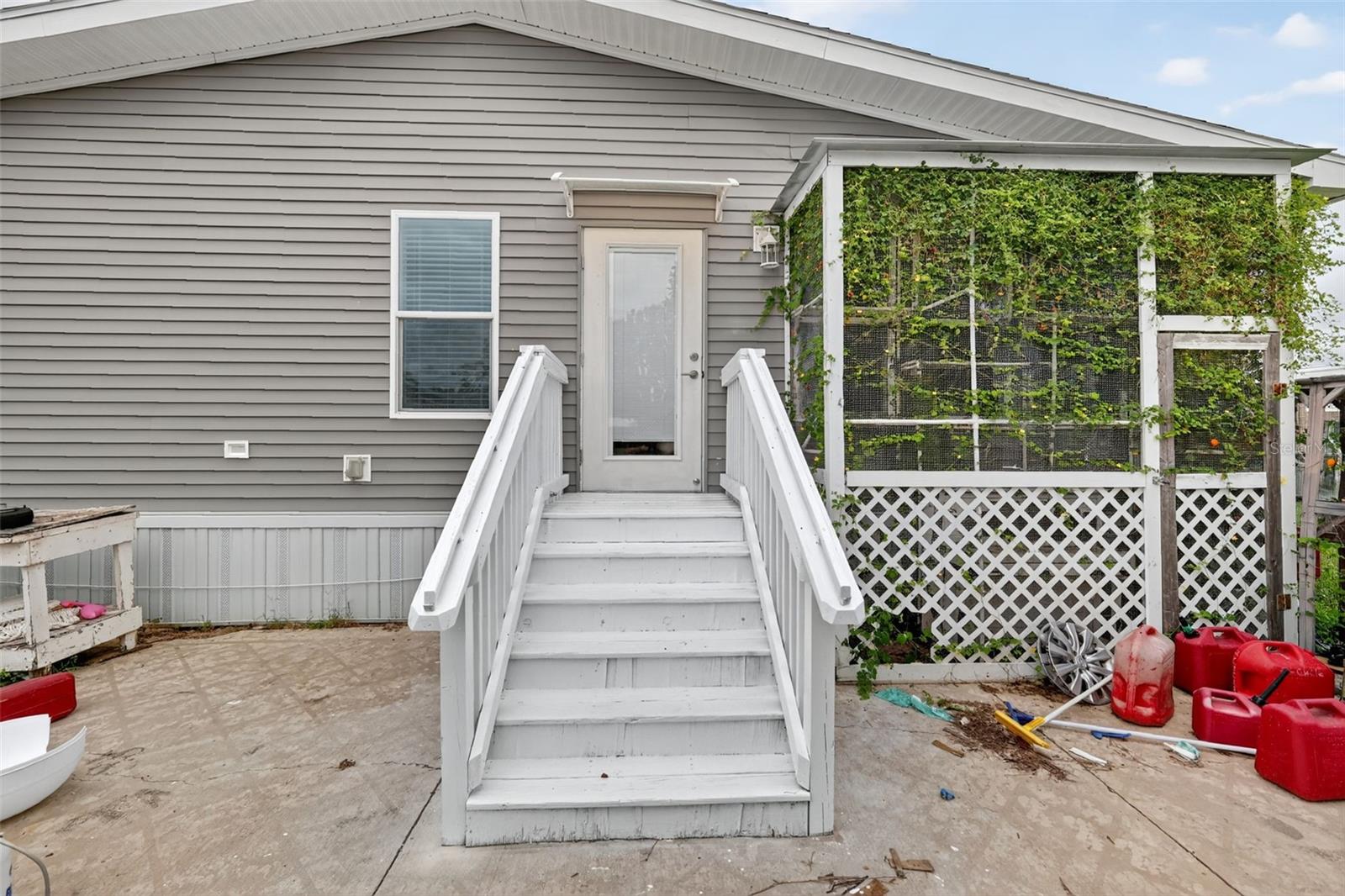 TAVARES LAKE FRANCES ESTATES - Residential