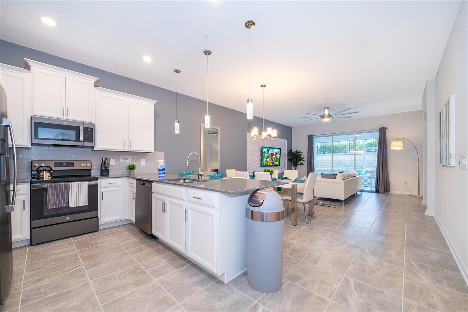 CHAMPIONSGATE CONDO 4 PH 22 & 23 - Residential Lease