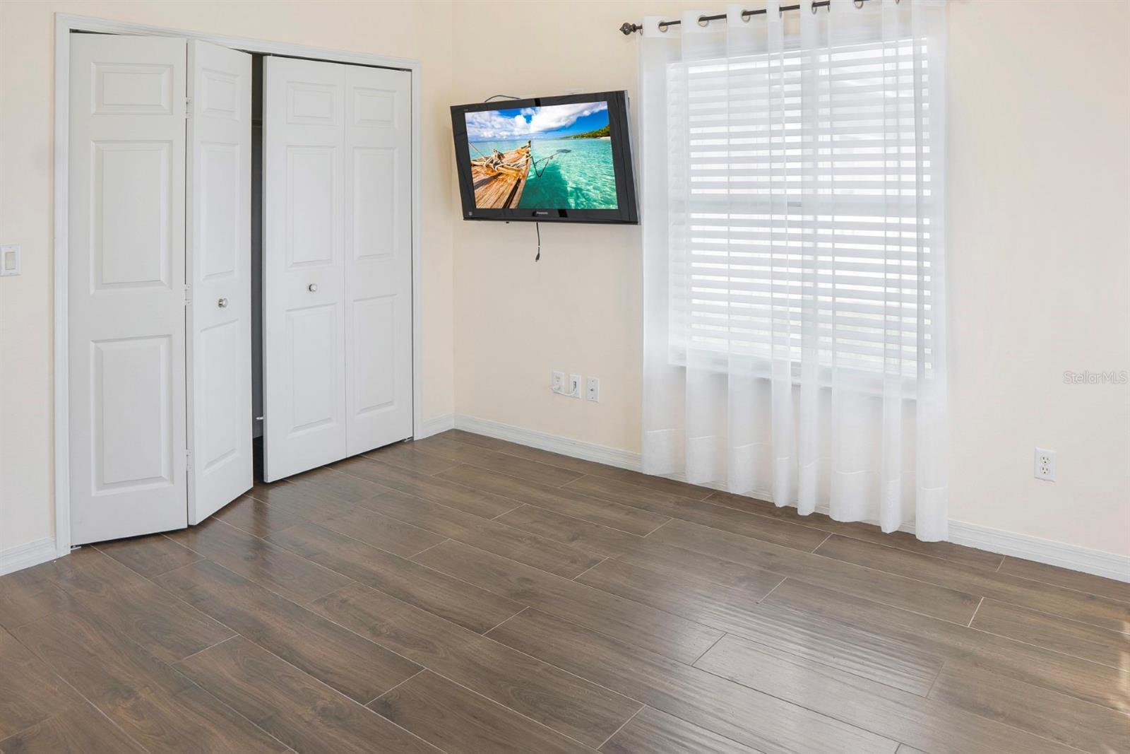 REMINGTON PH 1 TR B - Residential Lease