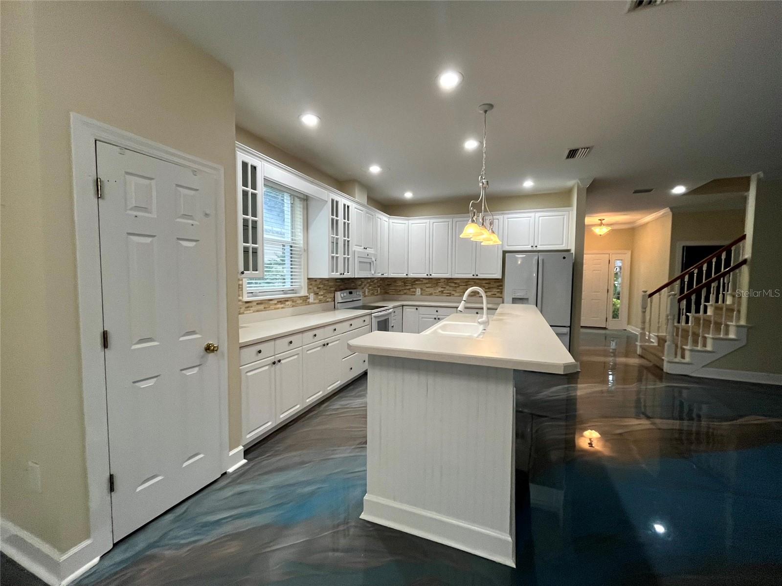 MISTY WOODS - Residential Lease