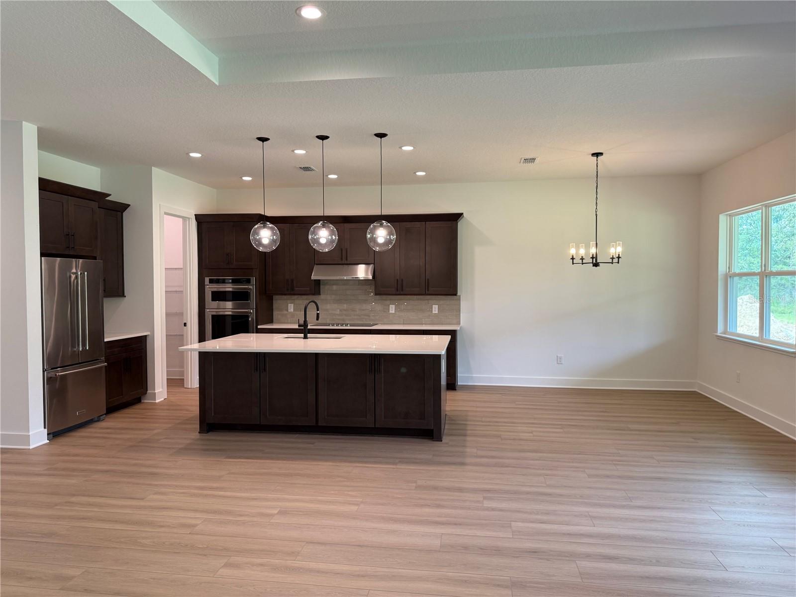 1059 GLORYLAND COURT