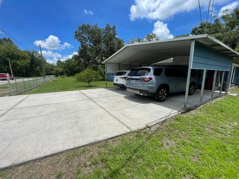 A home in PLANT CITY