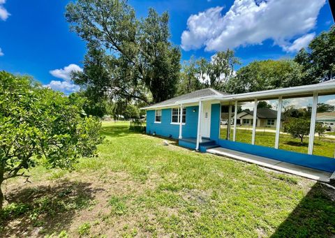 A home in PLANT CITY