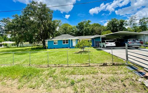 A home in PLANT CITY