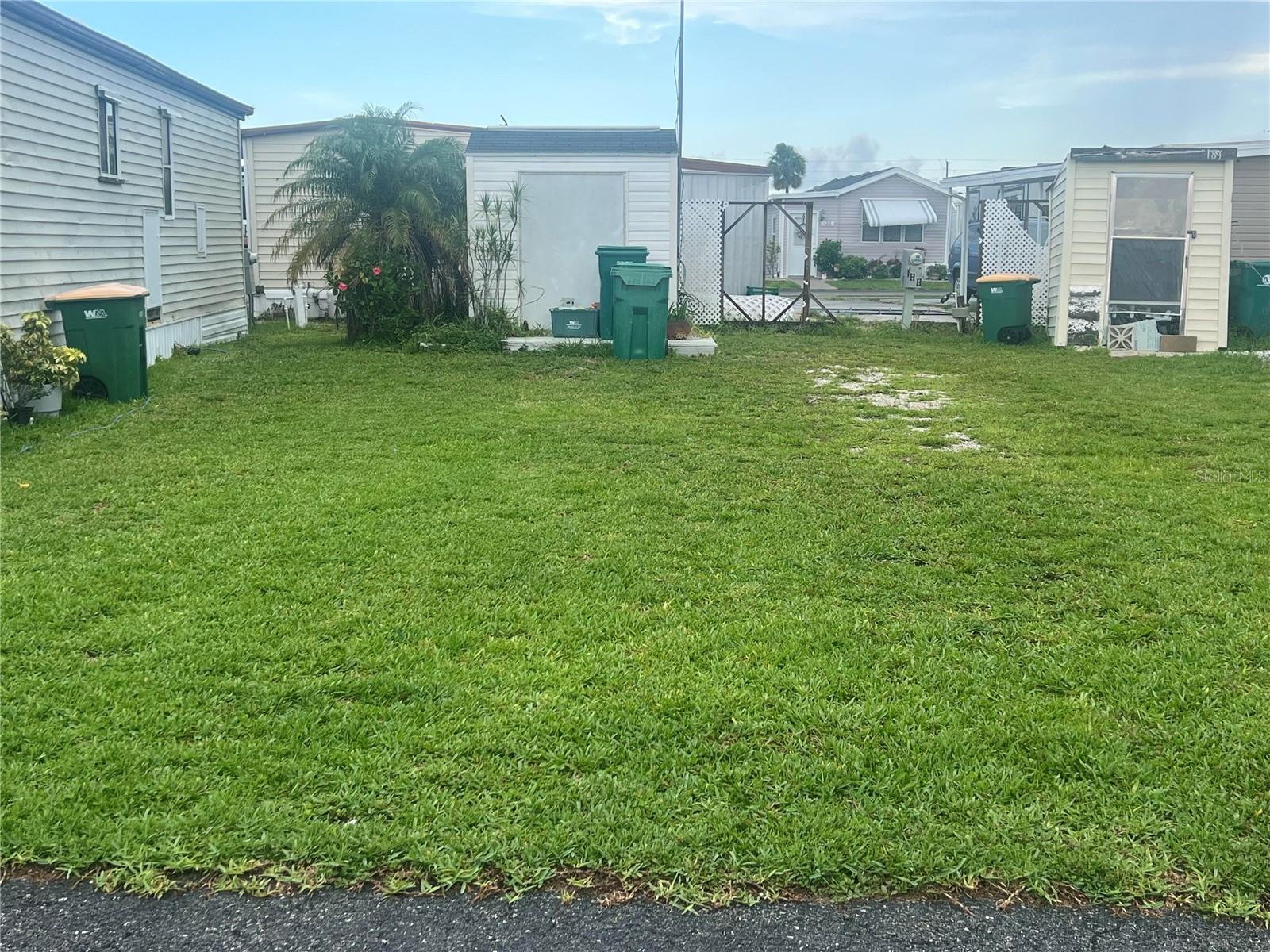 HOLIDAY TRAVEL PARK ENGLEWOOD - Land