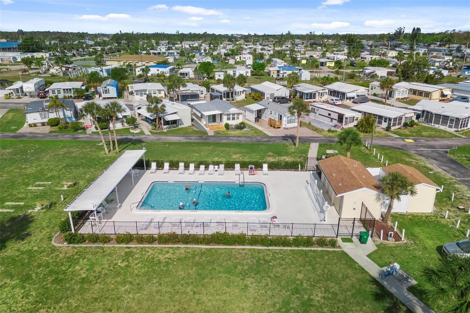 HOLIDAY TRAVEL PARK ENGLEWOOD - Land