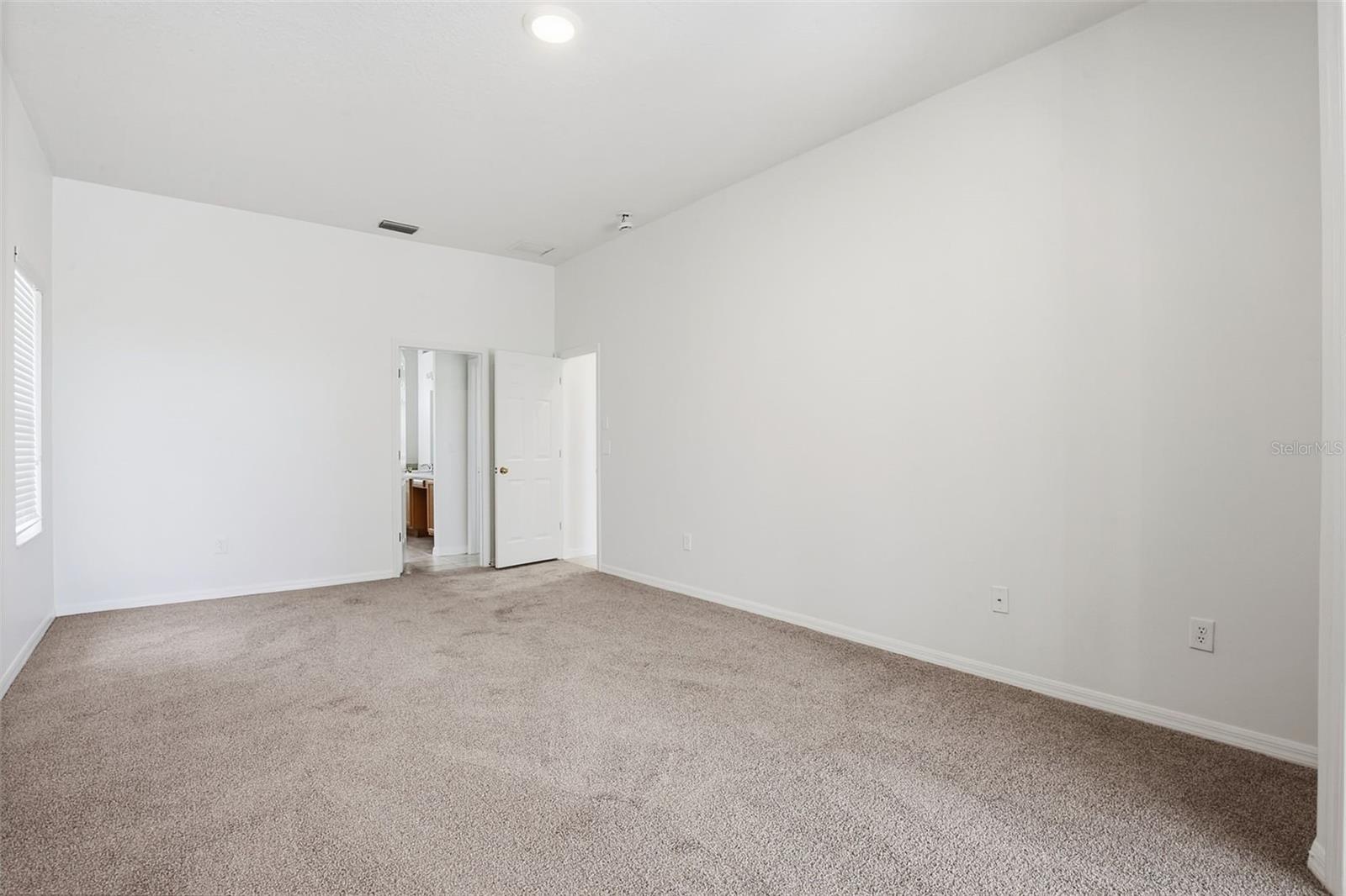 LAKE TALIA PH 01 - Residential