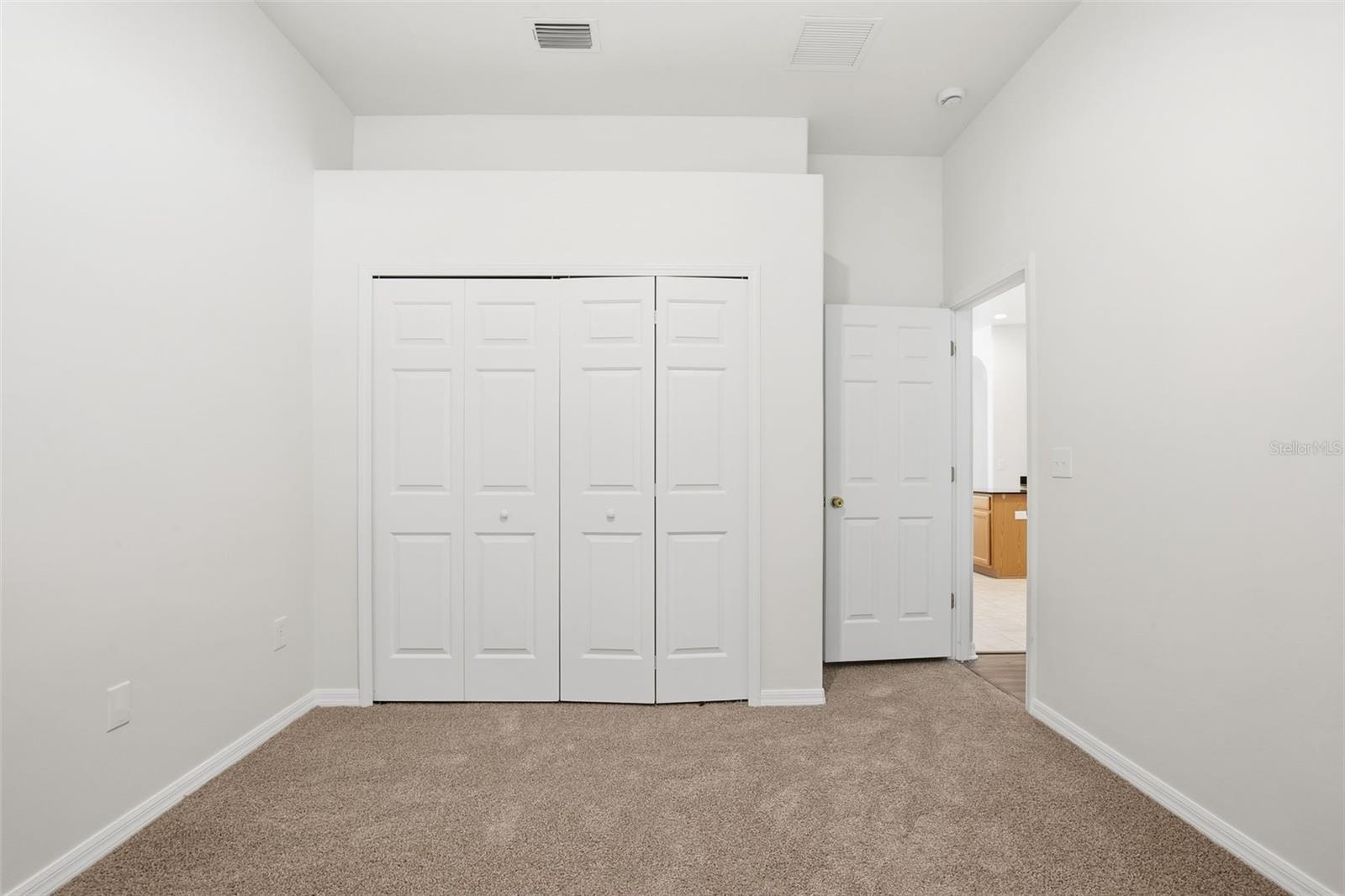 LAKE TALIA PH 01 - Residential