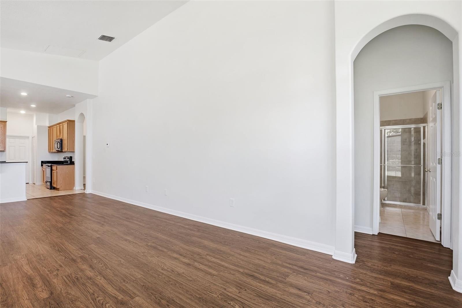 LAKE TALIA PH 01 - Residential