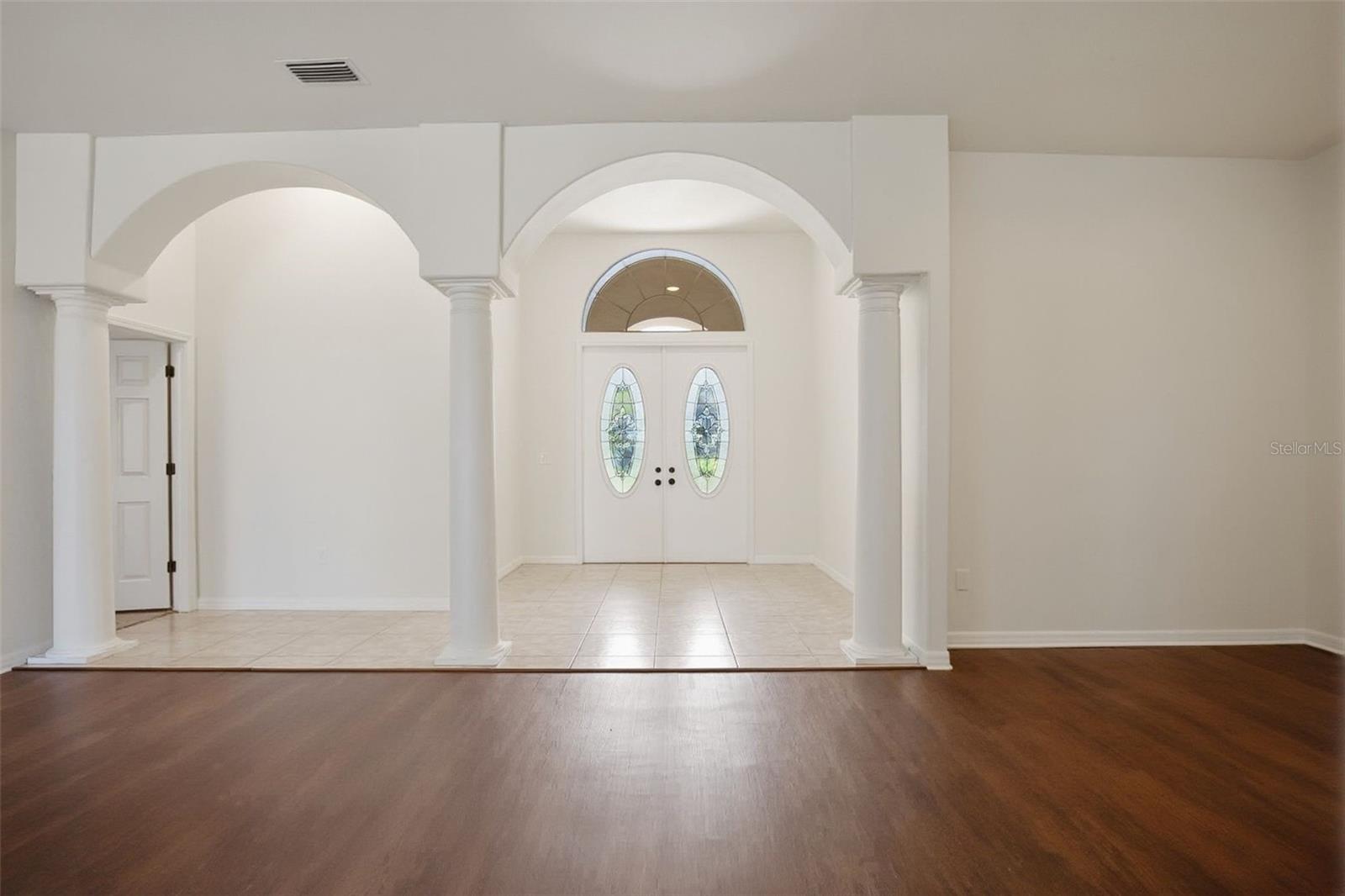 LAKE TALIA PH 01 - Residential