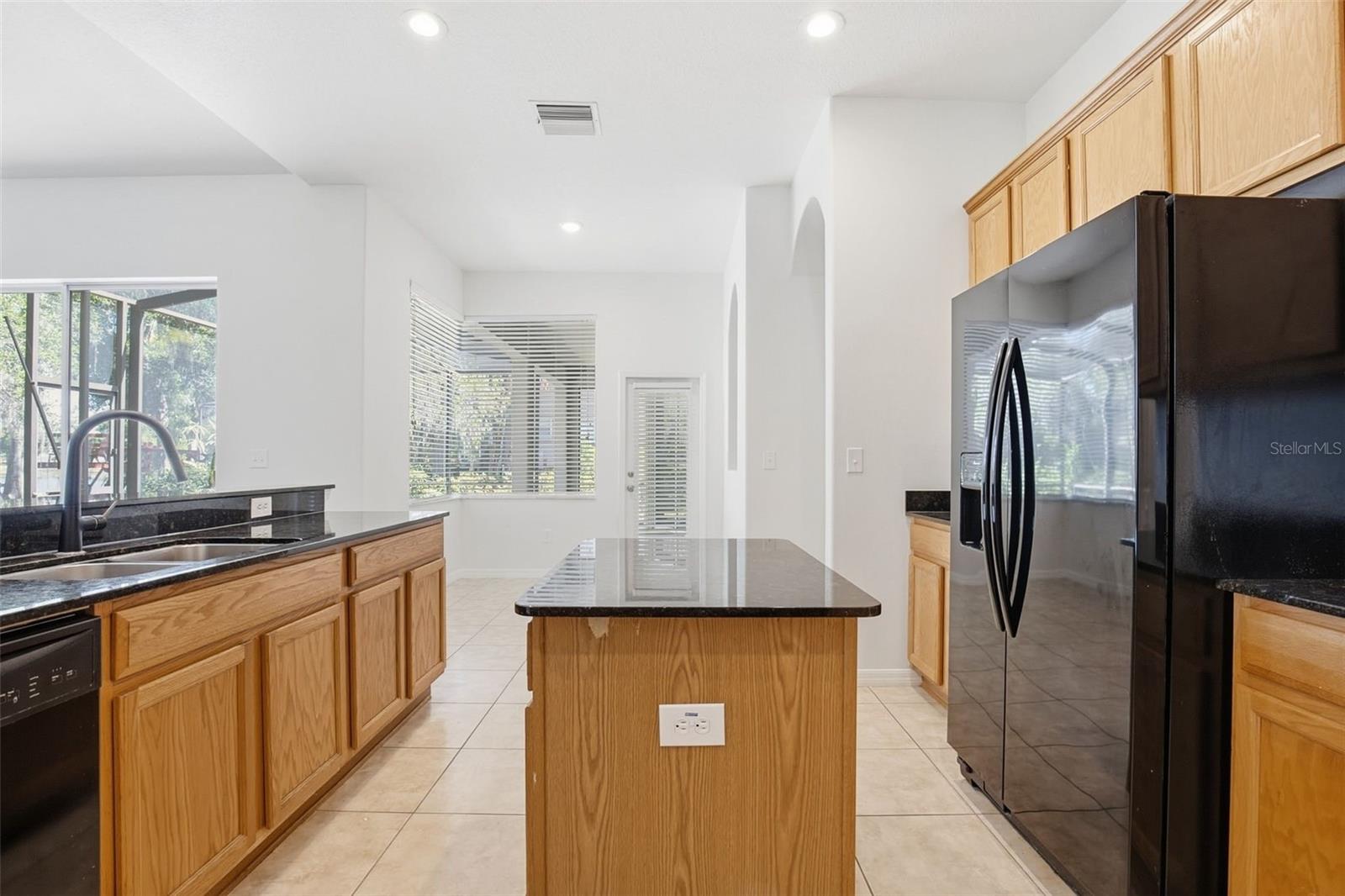 LAKE TALIA PH 01 - Residential