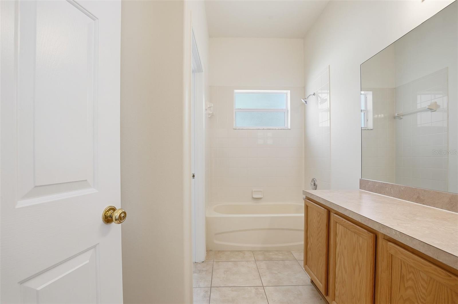 LAKE TALIA PH 01 - Residential