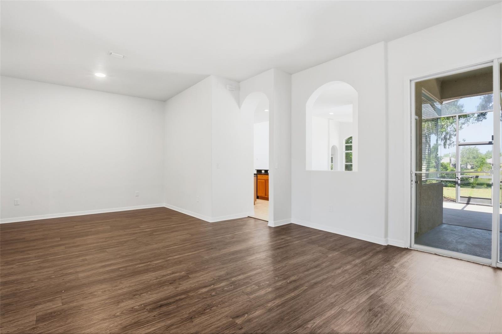 LAKE TALIA PH 01 - Residential