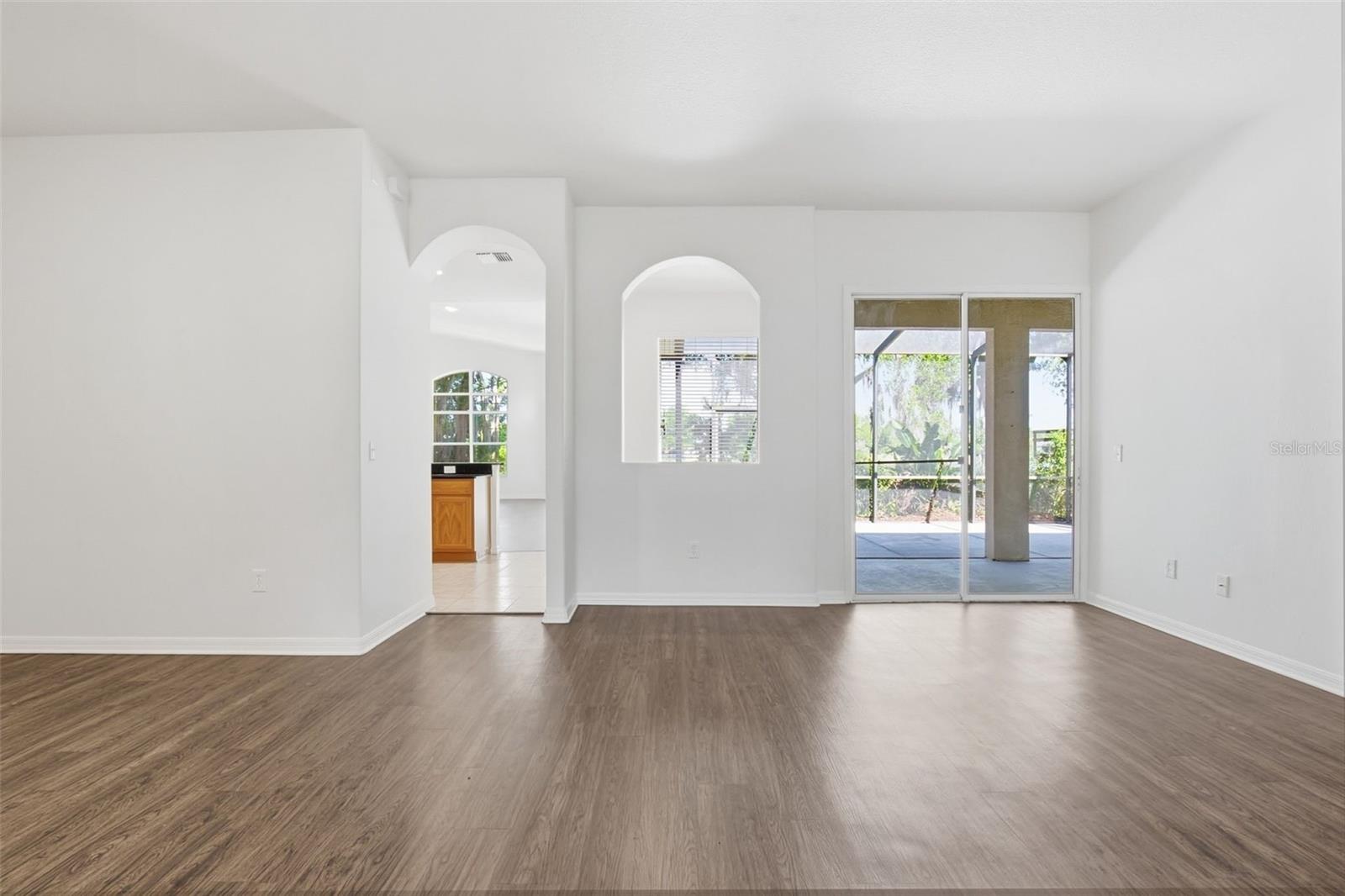 LAKE TALIA PH 01 - Residential