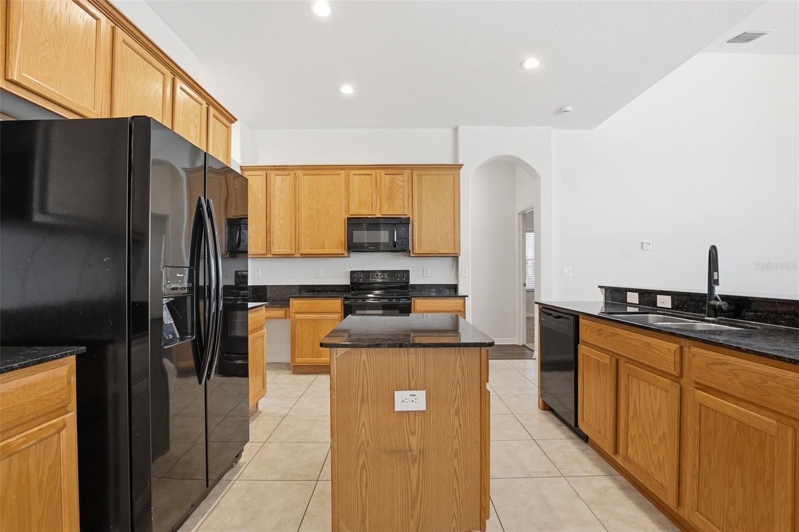 LAKE TALIA PH 01 - Residential