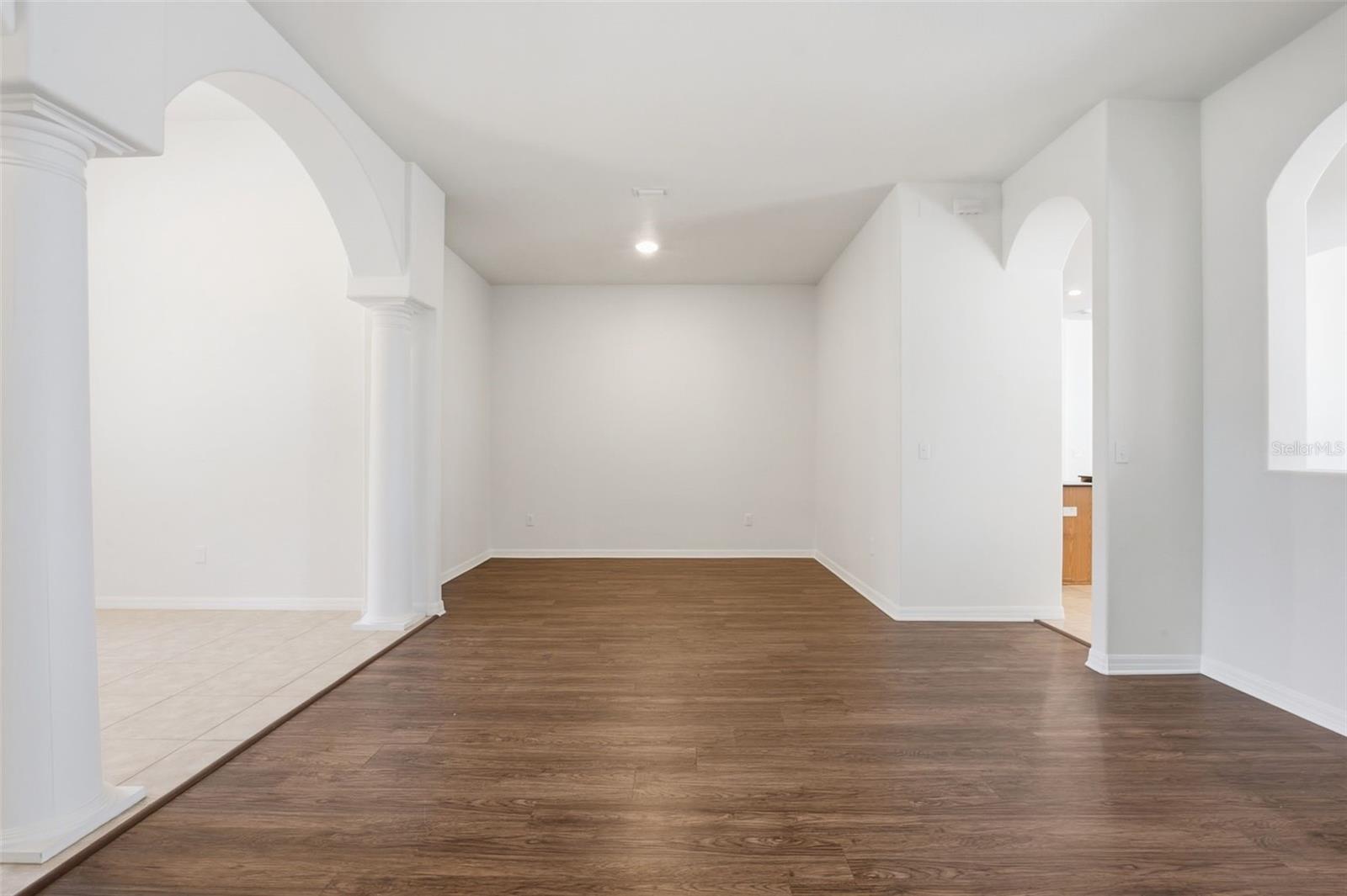 LAKE TALIA PH 01 - Residential