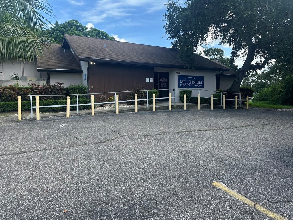 Photo of 506 4th Avenue W, Palmetto, FL 34221 (MLS # A4703877)