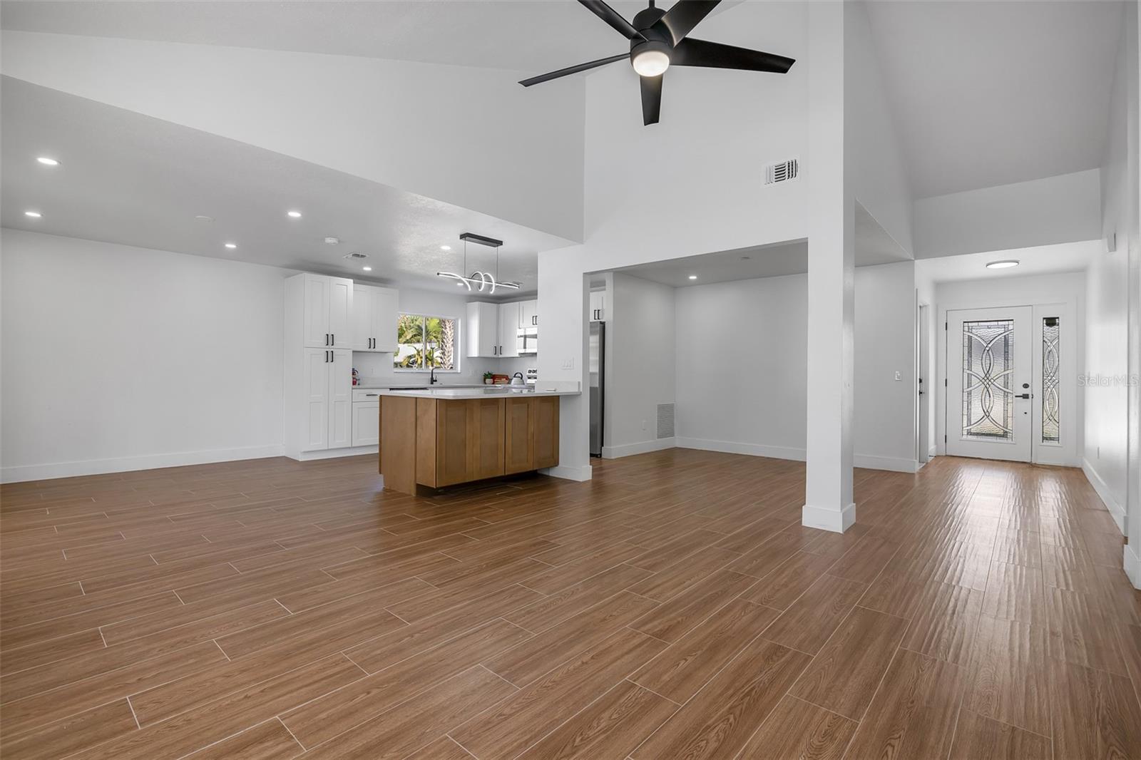 SKY LAKE SOUTH - Residential