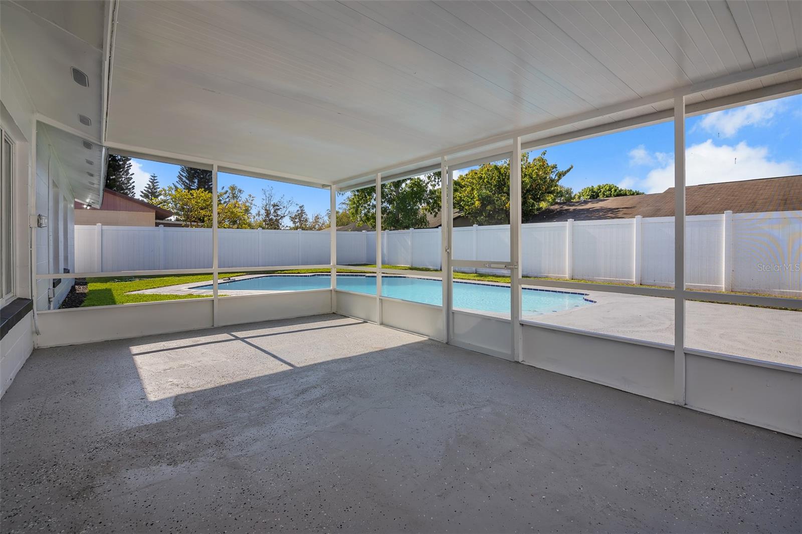 SKY LAKE SOUTH - Residential