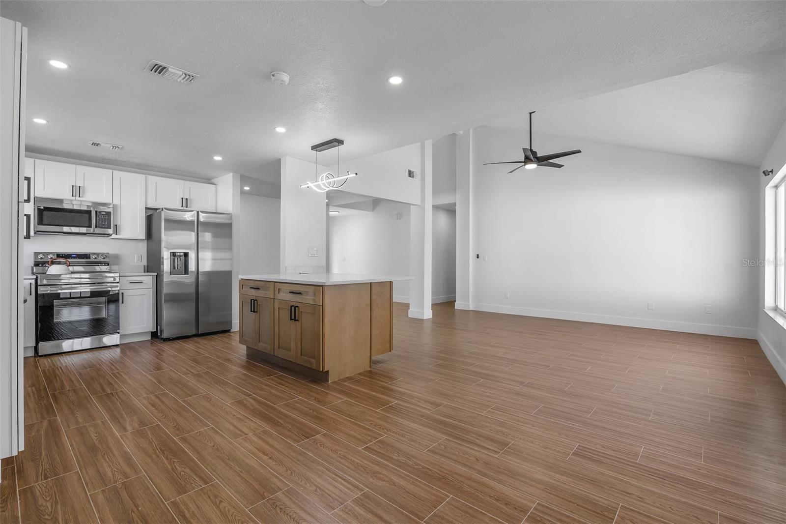 SKY LAKE SOUTH - Residential