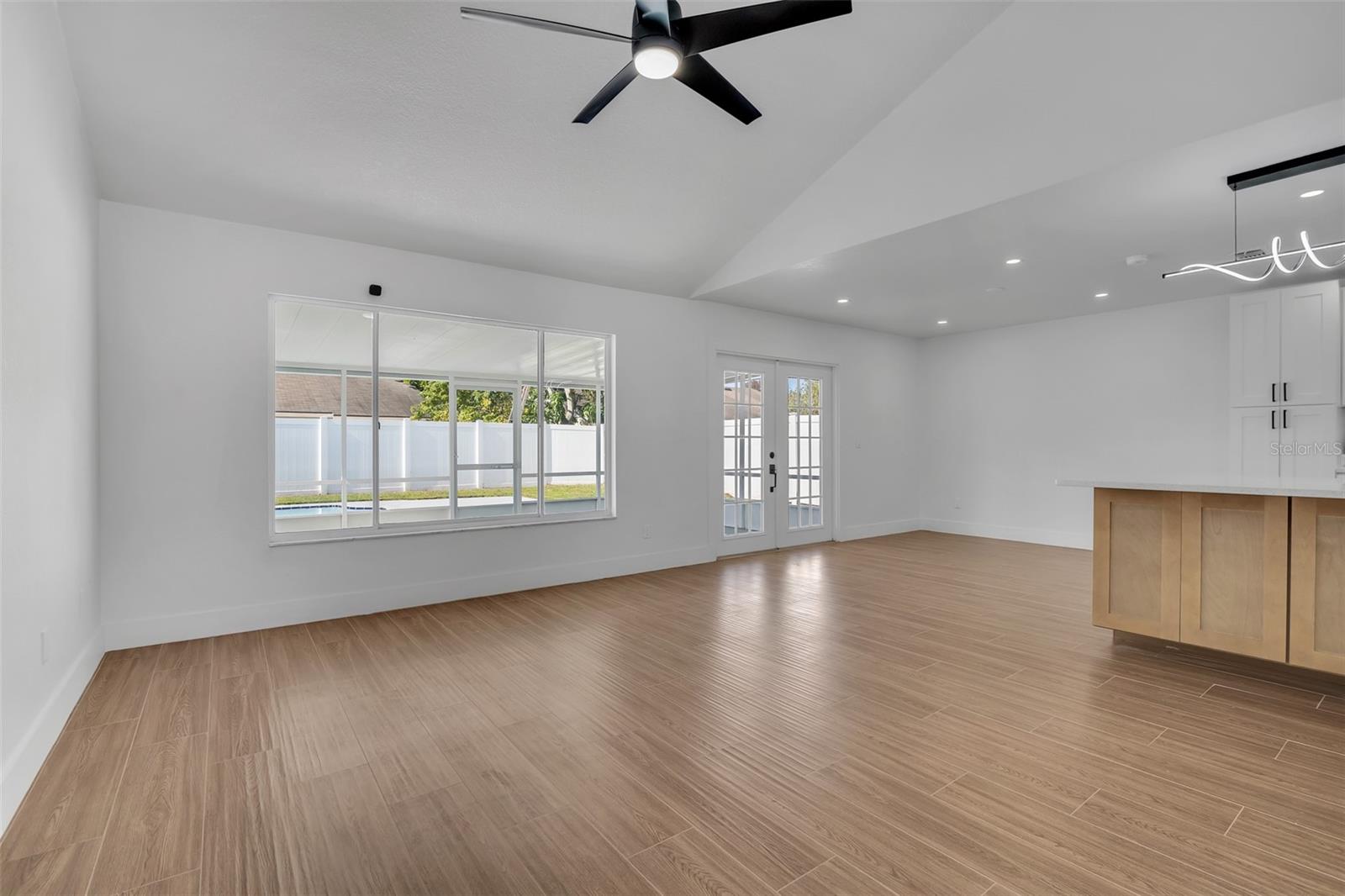 SKY LAKE SOUTH - Residential