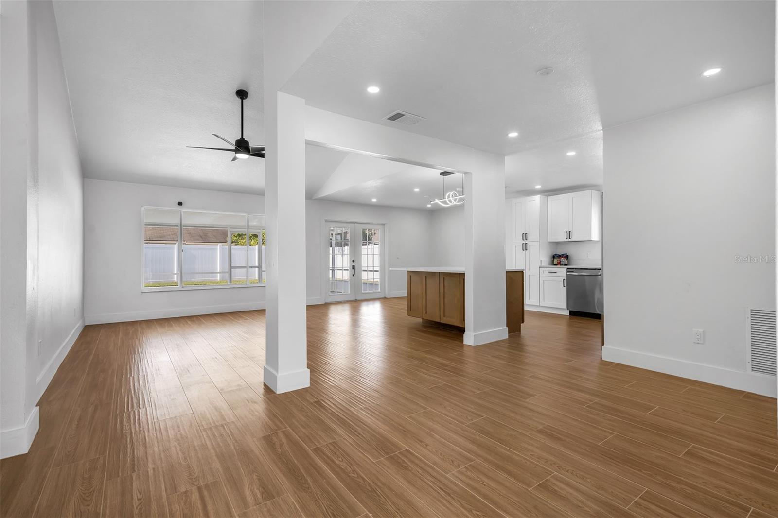 SKY LAKE SOUTH - Residential