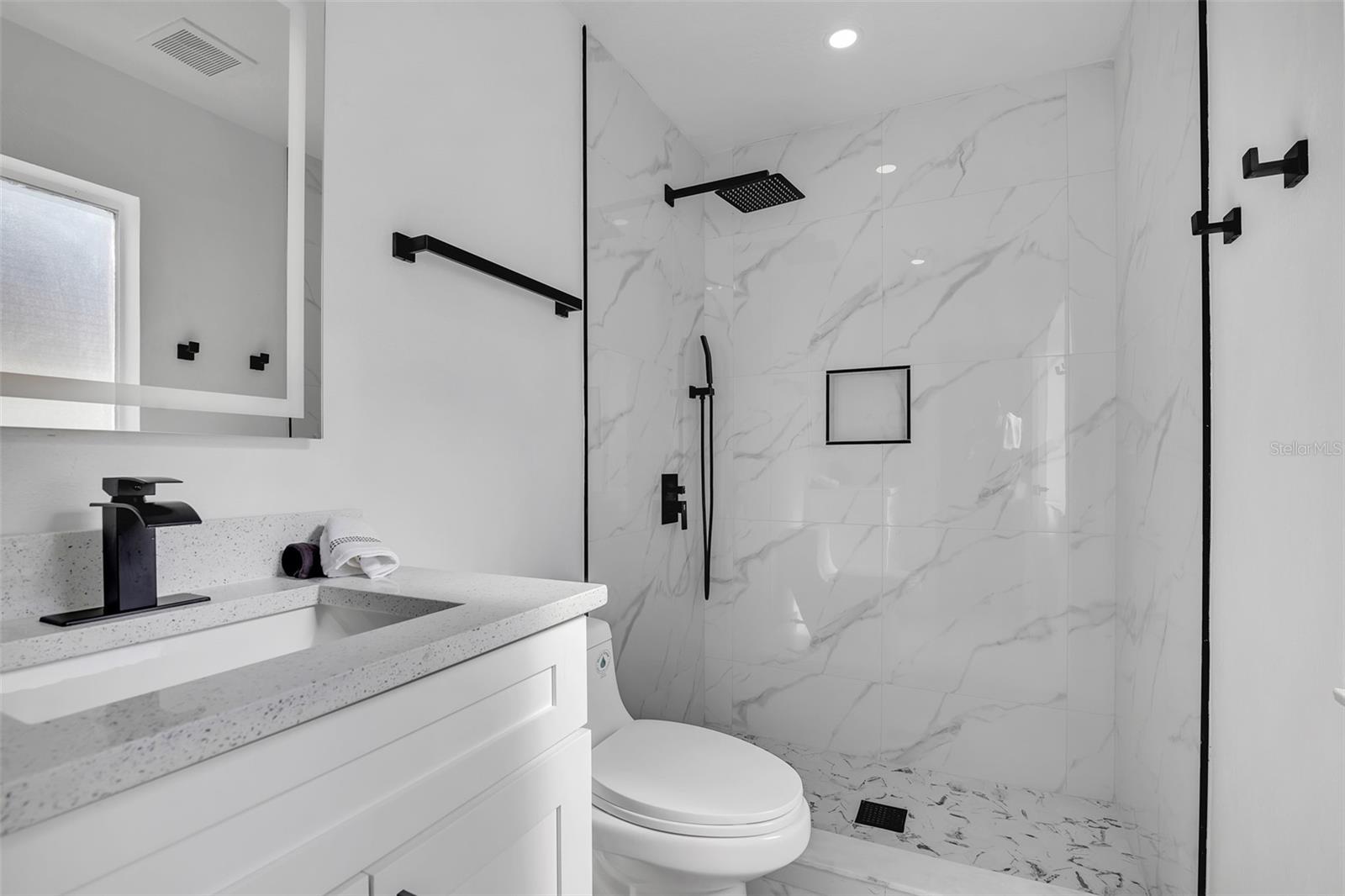 SKY LAKE SOUTH - Residential