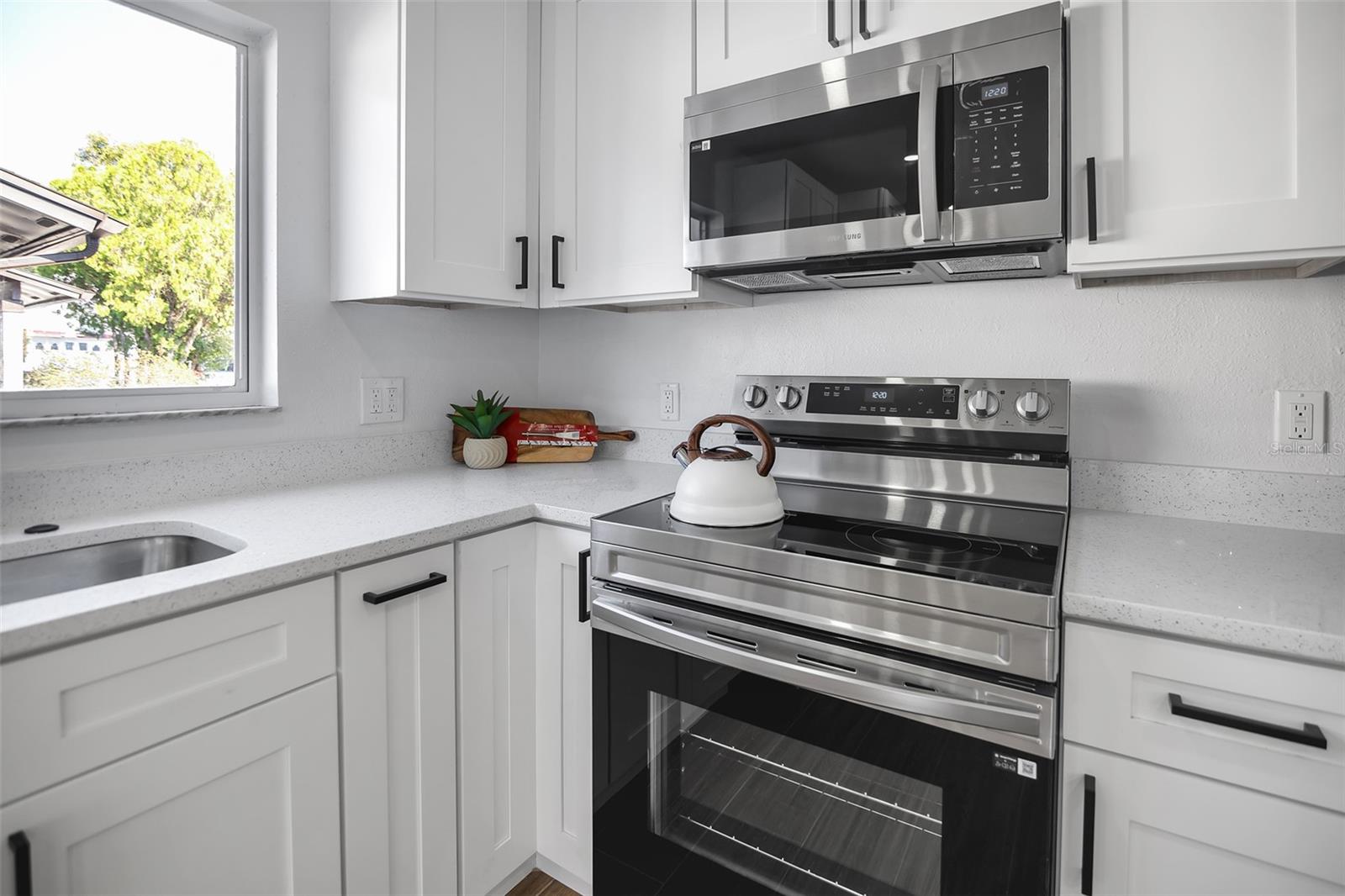 SKY LAKE SOUTH - Residential