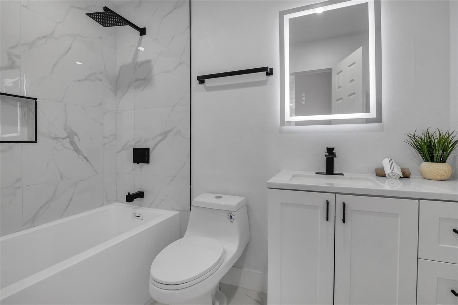 SKY LAKE SOUTH - Residential