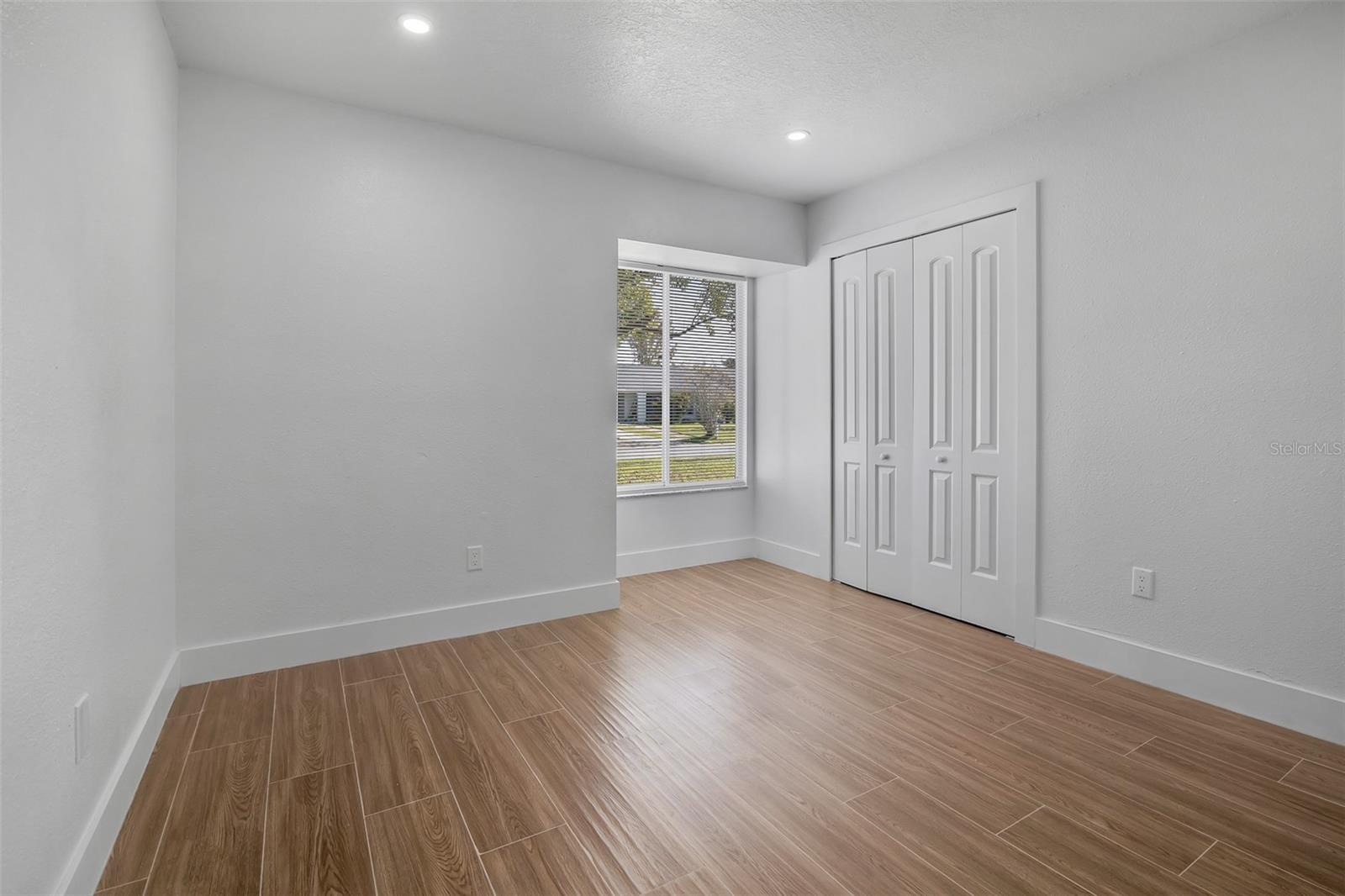 SKY LAKE SOUTH - Residential