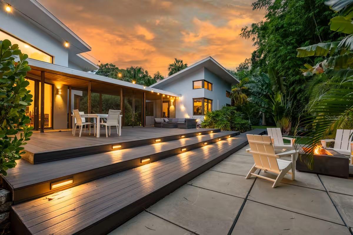 SAPPHIRE SHORES - Residential