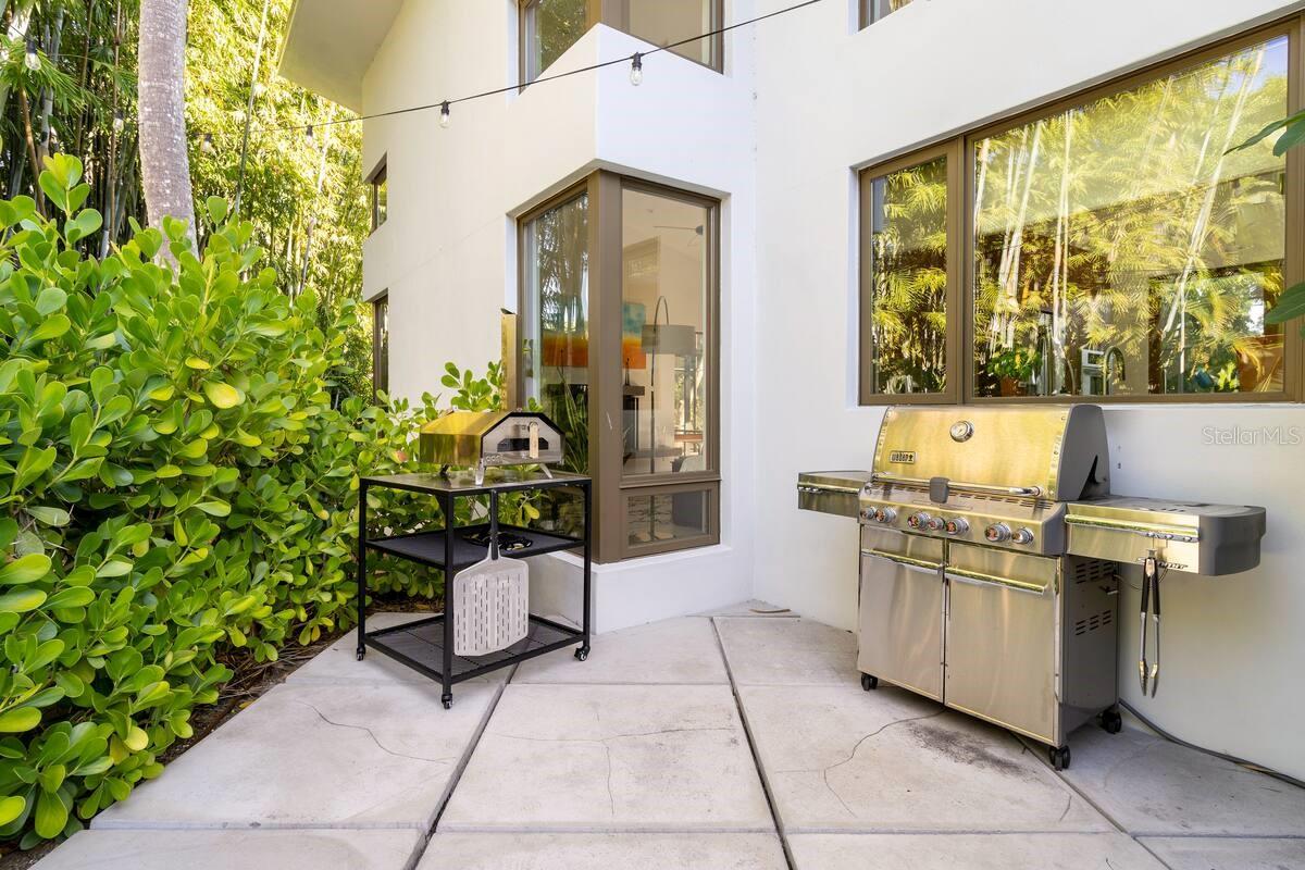 SAPPHIRE SHORES - Residential