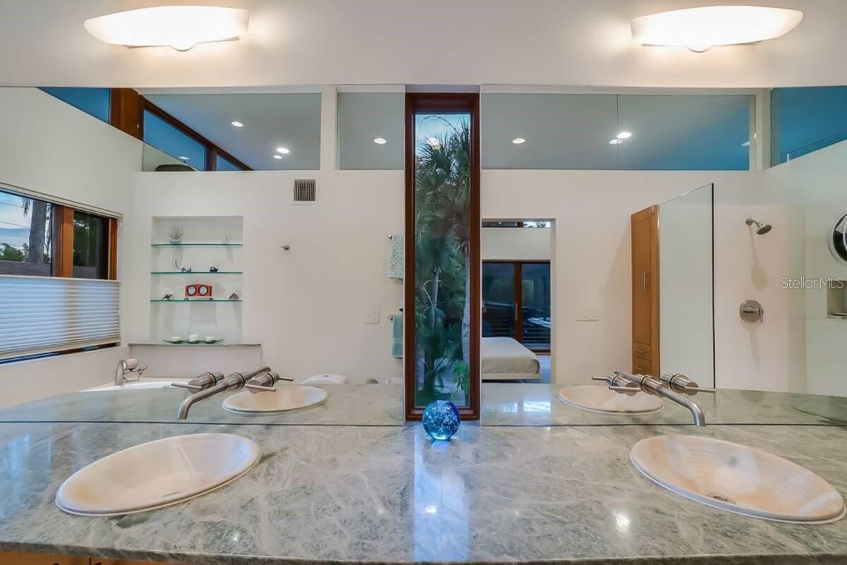 SAPPHIRE SHORES - Residential