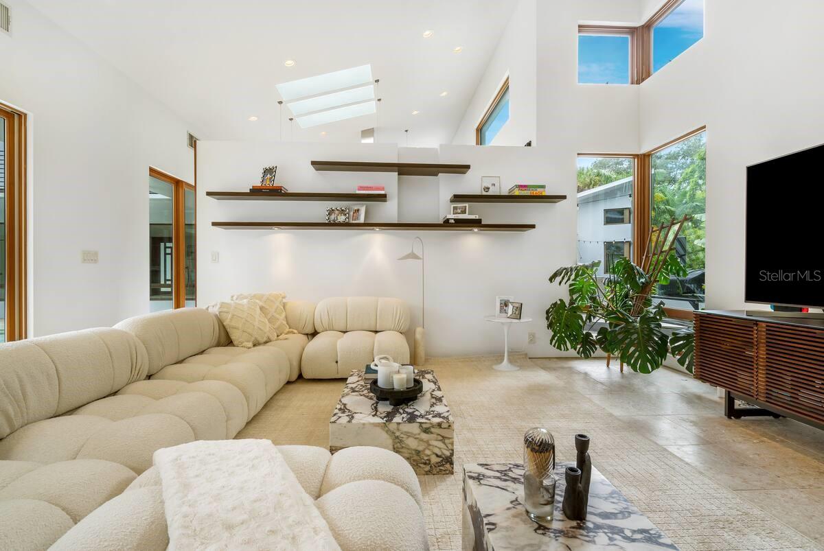 SAPPHIRE SHORES - Residential