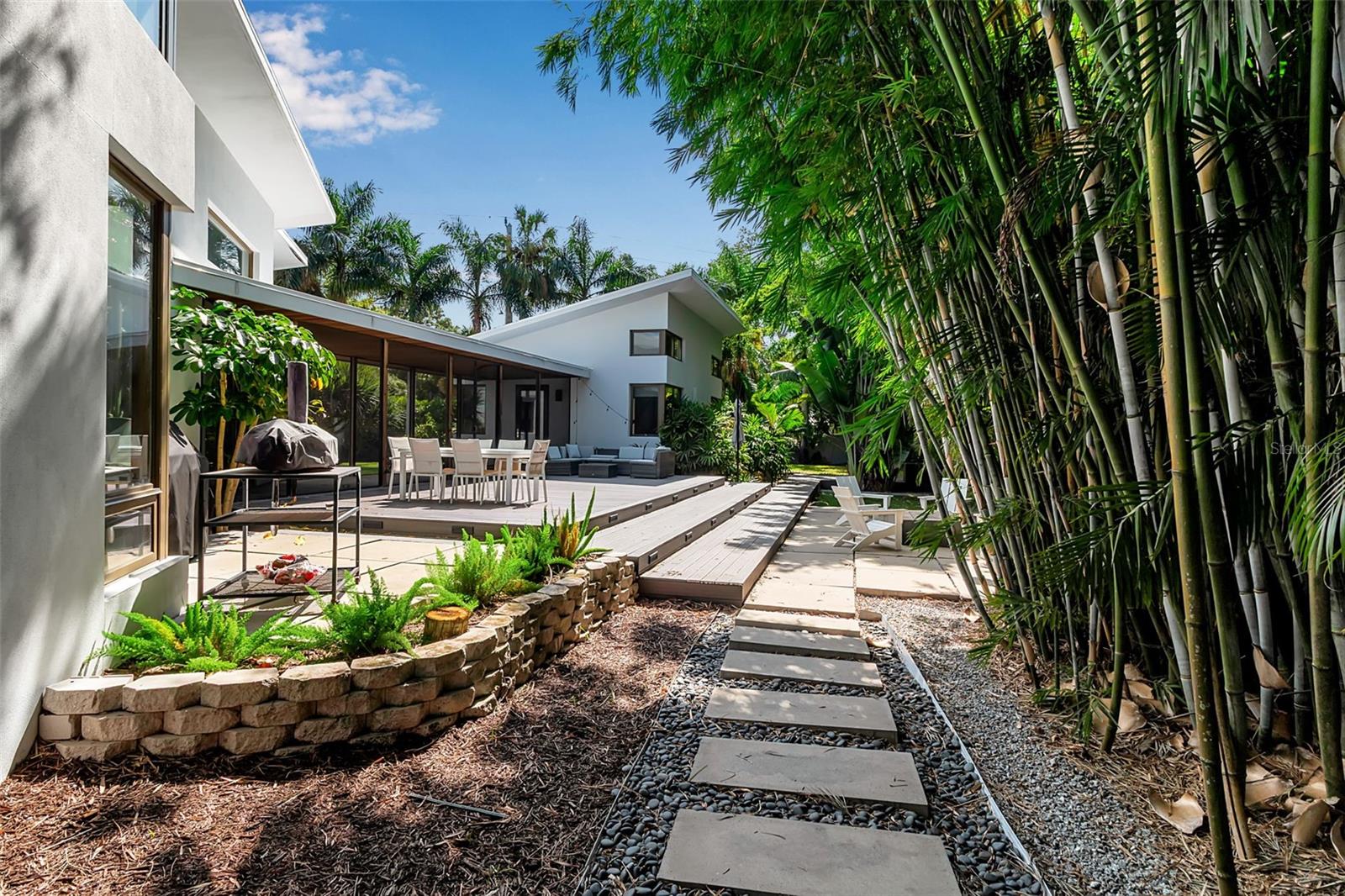 SAPPHIRE SHORES - Residential