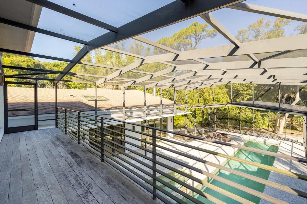 SAPPHIRE SHORES - Residential