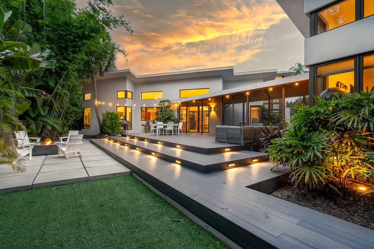 SAPPHIRE SHORES - Residential