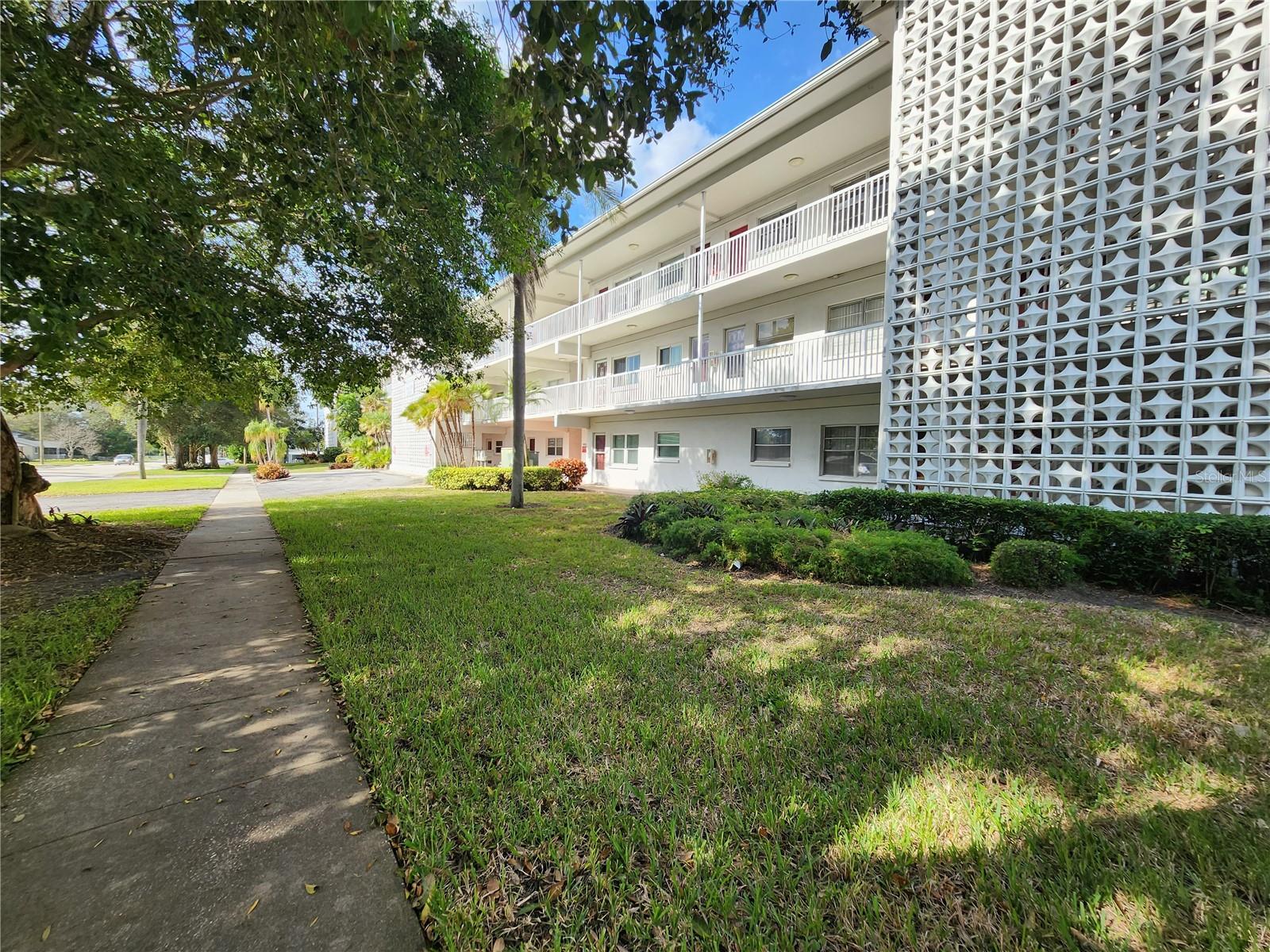 PPICE TO SELL. MOVE IN READY!! WELCOME TO THIS AMAZING, UNDER 1300 SQFT THE LARGEST END UNIT, 3BED/2BATH/ STORAGE ROOM #12 AND ASSIGNED PARKING SPACE IN THE DESIRABLE & QUITE COMMUNITY OF DISSTON ARMS CONDOMINIUM, LOCATED IN NO -FLOOD ZONE, NO AGE RESTRICTIONS, BRAND NEW ROOF, CAN BE LEASED DAY NR 1. Prior tenant was paying rent of $1900 /month. BEST LOCATION TO LIVE in St Petersburg, close to everything. just 5 minutes away from Central District, 10 min downtown St. Pete, 5 minutes from Tyrone shopping mall, and the beach. This condo is on The FIRST FLOOR END UNIT, With 2 entrances and parking right of the back door. The open concept living/dining room combo, kitchen is loaded with many cabinets & countertops, with KITCHEN PENTRY, new waterproof vinyl floor, new paint, blinds, NEW GFCI, WATER HEATER 2020, AC UNIT 2013, NEW THERMOSTAT. PRIMERY BEDROOM HAS 2 CLOSETS AND BATH INSIDE. The first bedroom also has big closets. The third bedroom has access with the parking lot and had its own closet. This condo comes with a STORAGE ROOM as well WATER, TRASH, GARBAGE, EXTERIOR INSURANCE, LAWN MAINTANCE ARE INCLUDED ON THE HOA FEES $ 530 and haven't increased a lot through years. The building is concrete block inside the walls are concrete, built really strong and can resist any hurricanes. You can add the carport and has to be approved by the board.
THE SELLER HAS PAID THE ROOF ASSESSMENTS 5 MONTHS AGO. LOW home insurance & Electric Bill. YOU CAN INSTALL THE WASHER & DRYER INSIDE THE UNIT. Most of the units in the community have inside laundry. IT'S zoned for the ST PETE HIGH IB SCHOOL. Buyers & agents to verify all the rooms measurements and any information with HOA.