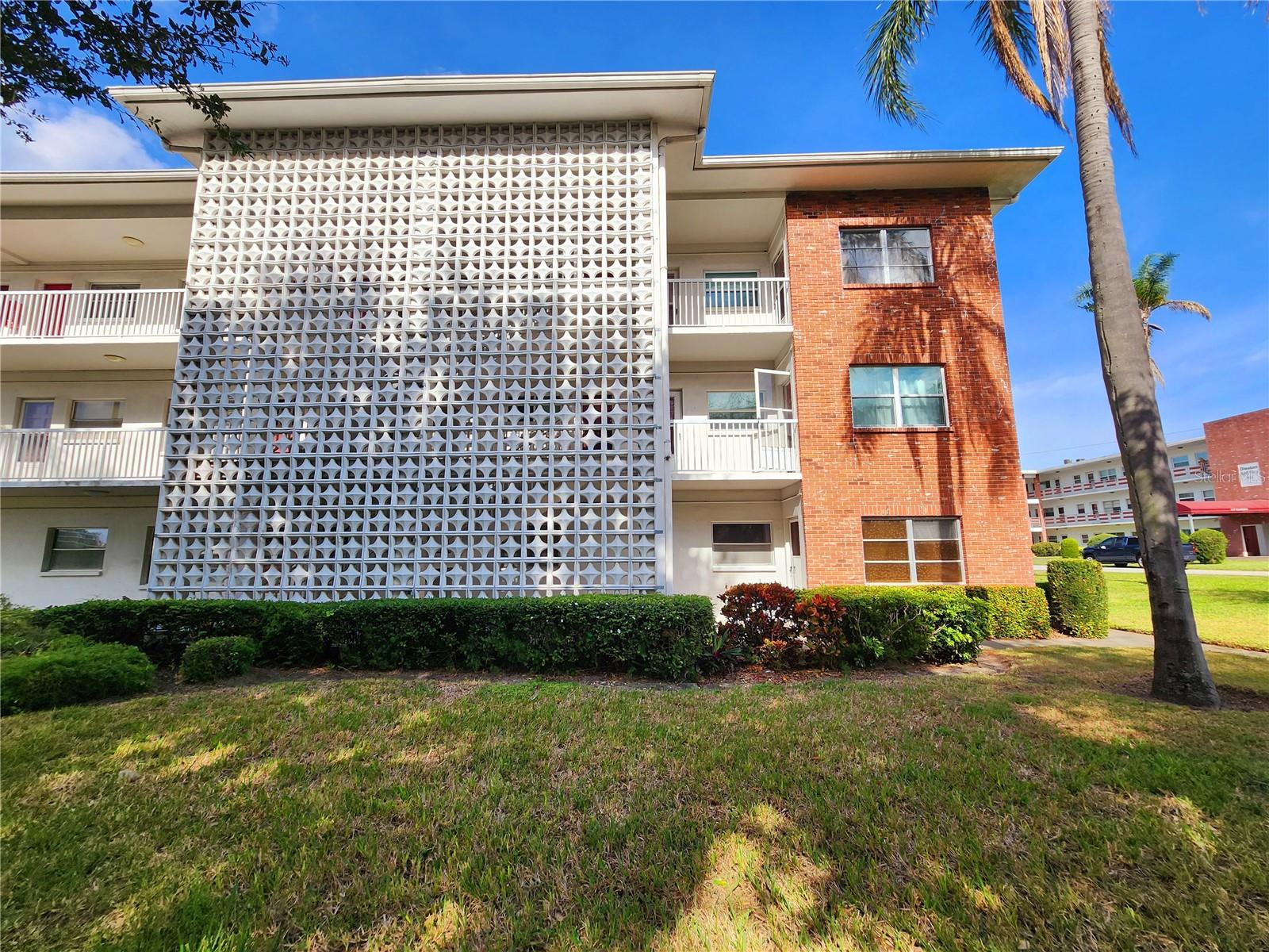 PPICE TO SELL. MOVE IN READY!! WELCOME TO THIS AMAZING, UNDER 1300 SQFT THE LARGEST END UNIT, 3BED/2BATH/ STORAGE ROOM #12 AND ASSIGNED PARKING SPACE IN THE DESIRABLE & QUITE COMMUNITY OF DISSTON ARMS CONDOMINIUM, LOCATED IN NO -FLOOD ZONE, NO AGE RESTRICTIONS, BRAND NEW ROOF, CAN BE LEASED DAY NR 1. Prior tenant was paying rent of $1900 /month. BEST LOCATION TO LIVE in St Petersburg, close to everything. just 5 minutes away from Central District, 10 min downtown St. Pete, 5 minutes from Tyrone shopping mall, and the beach. This condo is on The FIRST FLOOR END UNIT, With 2 entrances and parking right of the back door. The open concept living/dining room combo, kitchen is loaded with many cabinets & countertops, with KITCHEN PENTRY, new waterproof vinyl floor, new paint, blinds, NEW GFCI, WATER HEATER 2020, AC UNIT 2013, NEW THERMOSTAT. PRIMERY BEDROOM HAS 2 CLOSETS AND BATH INSIDE. The first bedroom also has big closets. The third bedroom has access with the parking lot and had its own closet. This condo comes with a STORAGE ROOM as well WATER, TRASH, GARBAGE, EXTERIOR INSURANCE, LAWN MAINTANCE ARE INCLUDED ON THE HOA FEES $ 530 and haven't increased a lot through years. The building is concrete block inside the walls are concrete, built really strong and can resist any hurricanes. You can add the carport and has to be approved by the board.
THE SELLER HAS PAYED THE ROOF ASSESSMENTS 5 MONTHS AGO. LOW home insurance& Electric Bill. YOU CAN INSTALL THE WASHER & DRYER INSIDE THE UNIT. Most of the units in the community have inside laundry. IT'S zoned for the ST PETE HIGH IB SCHOOL. Buyers to verify all the rooms measurements!