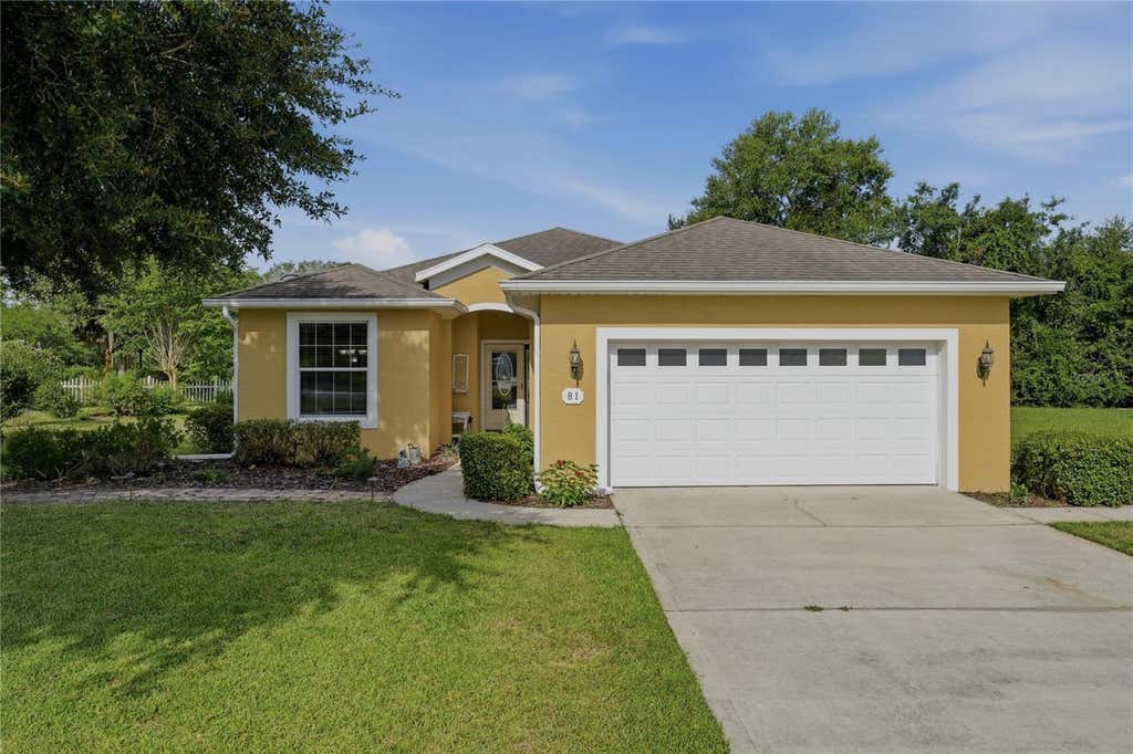 Photo of 81 Twin Lake Cir, Umatilla, FL 32784 (MLS # G5114906)