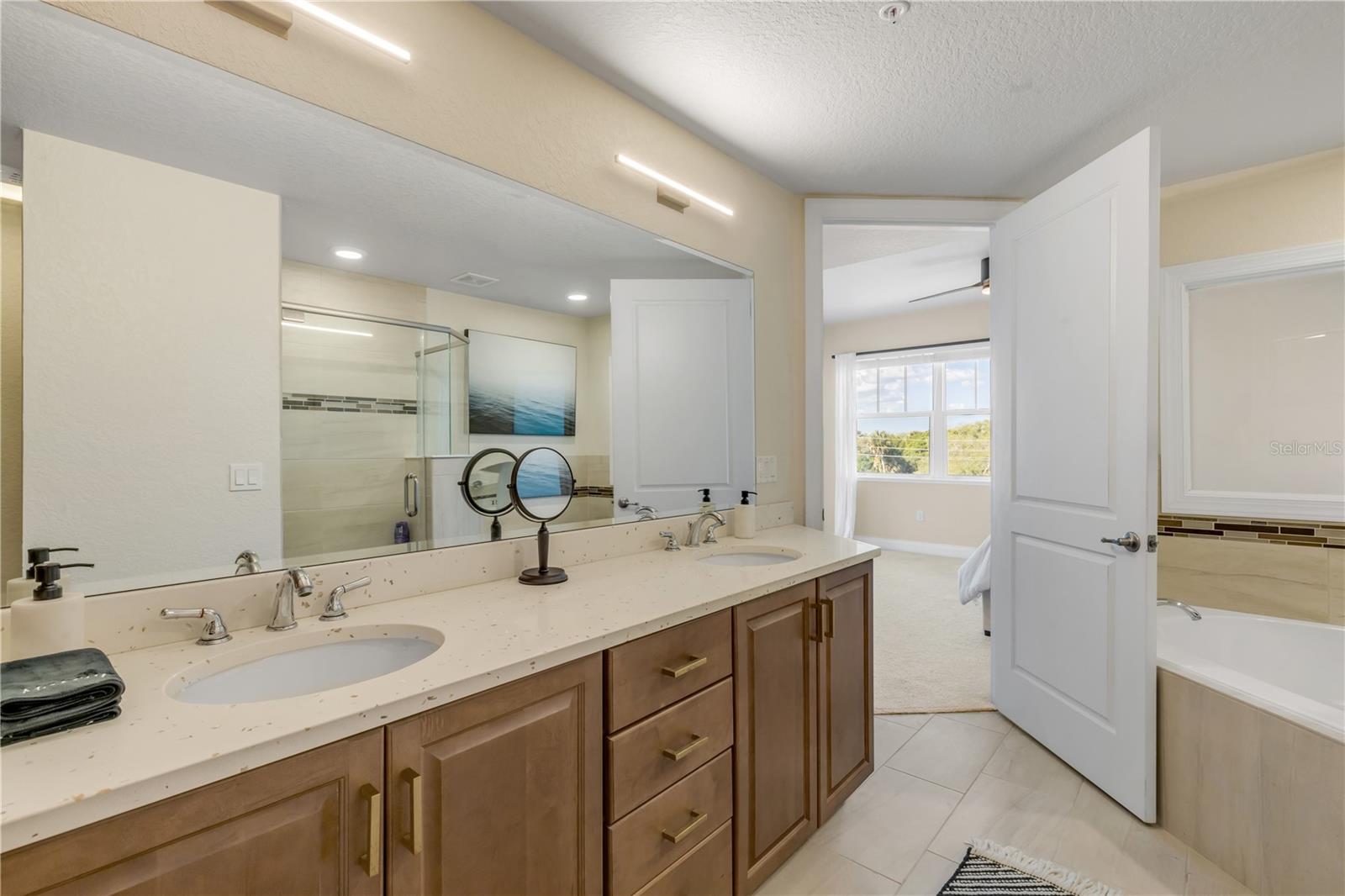 RIVERWALK/CORONADO ISLAND-BLDG - Residential