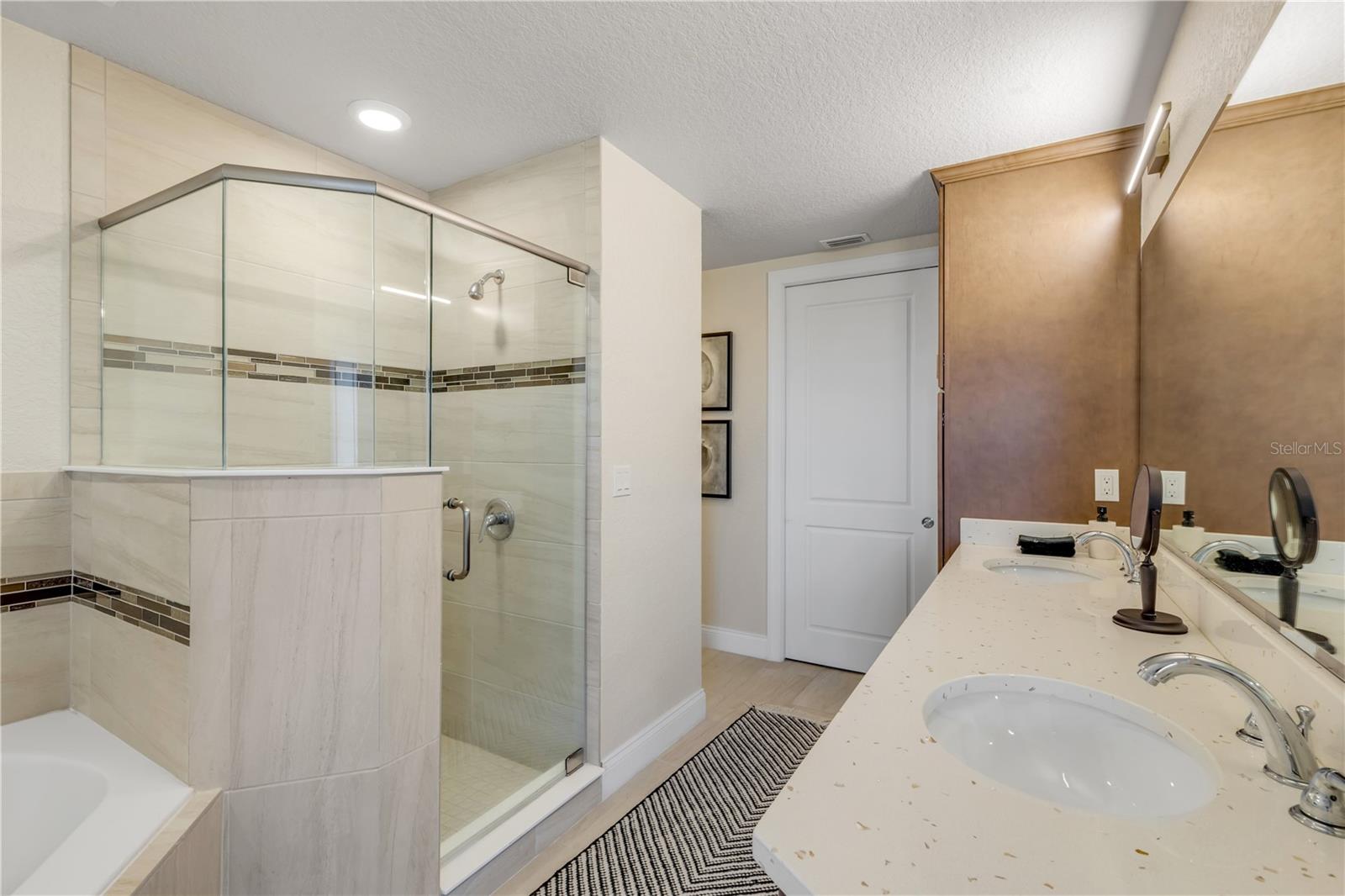 RIVERWALK/CORONADO ISLAND-BLDG - Residential