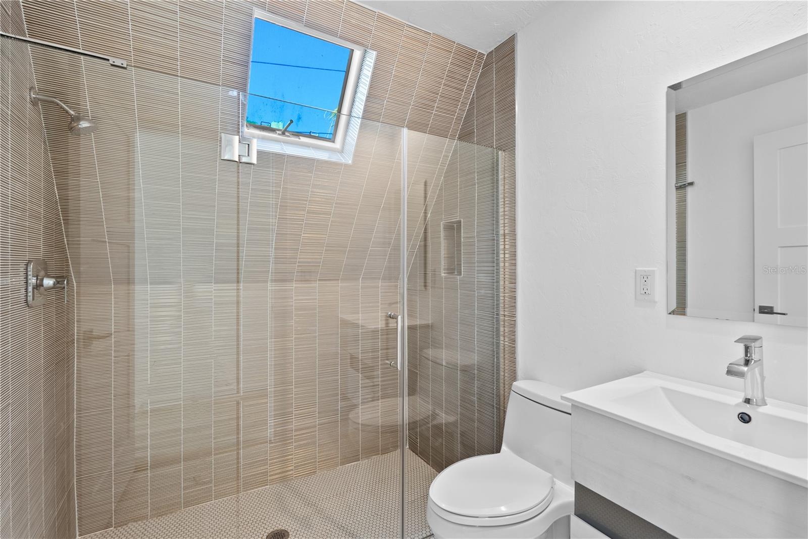 HIGH POINT CIRCLE - Residential Lease