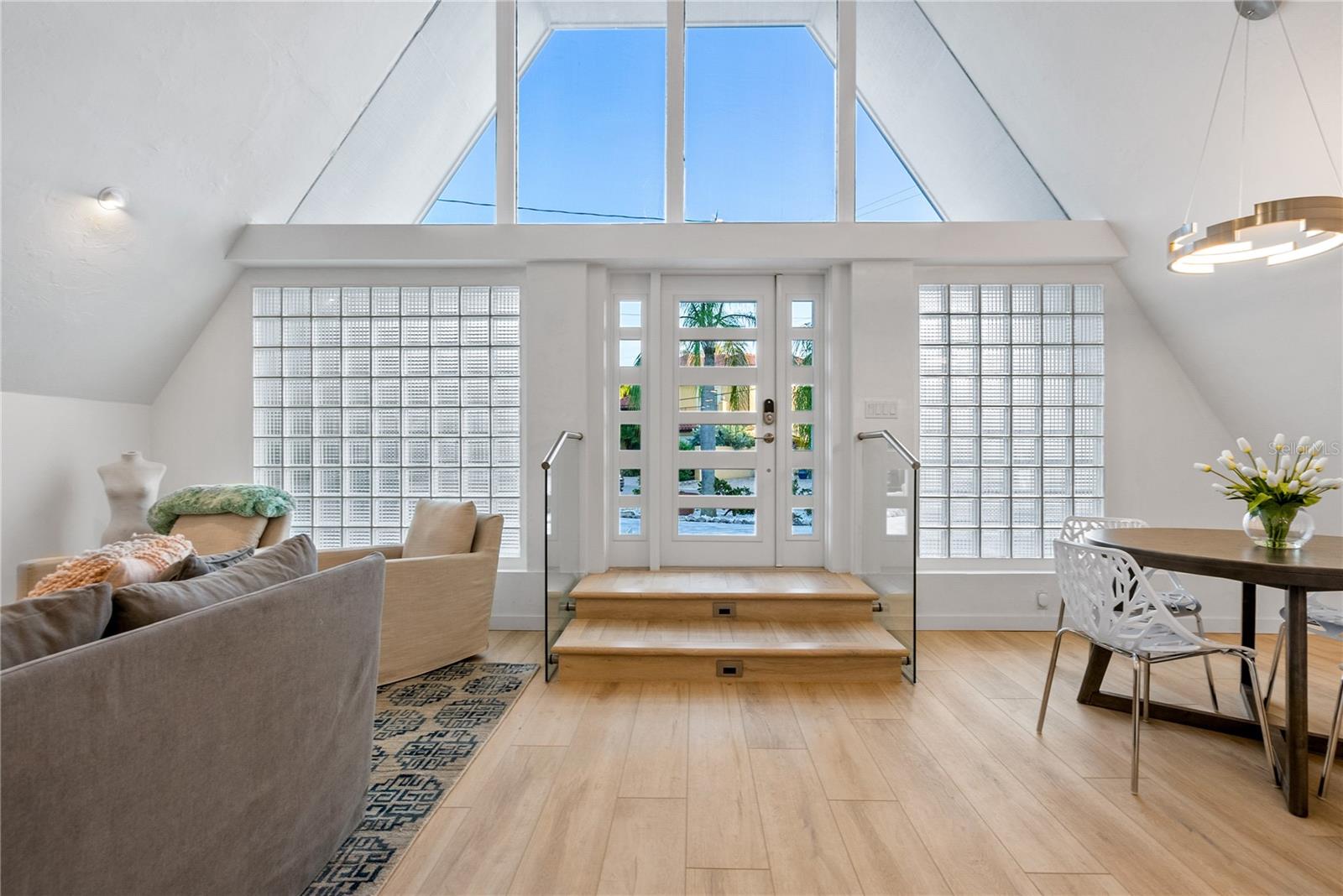 HIGH POINT CIRCLE - Residential Lease