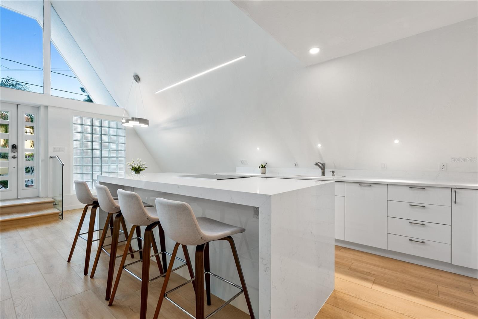 HIGH POINT CIRCLE - Residential Lease