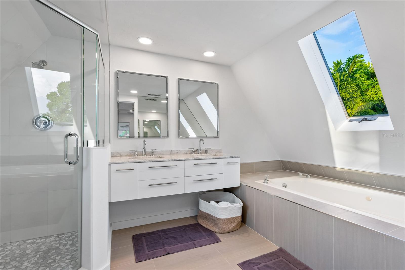 HIGH POINT CIRCLE - Residential Lease