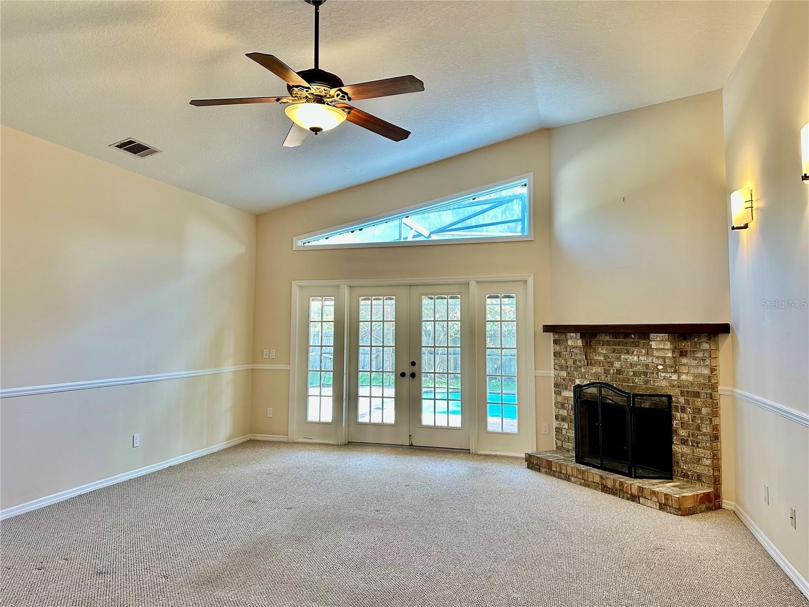 7800 POINTVIEW CIRCLE