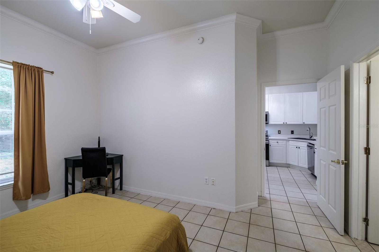 HUNTERS POINTE AT HUNTERS RESERVE A CONDO - Residential