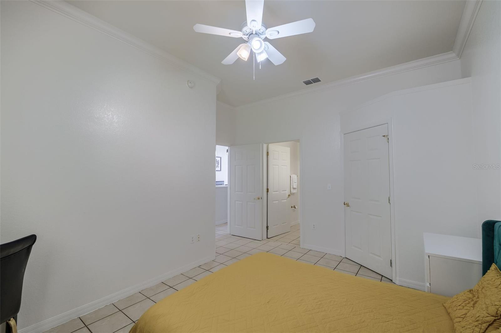HUNTERS POINTE AT HUNTERS RESERVE A CONDO - Residential