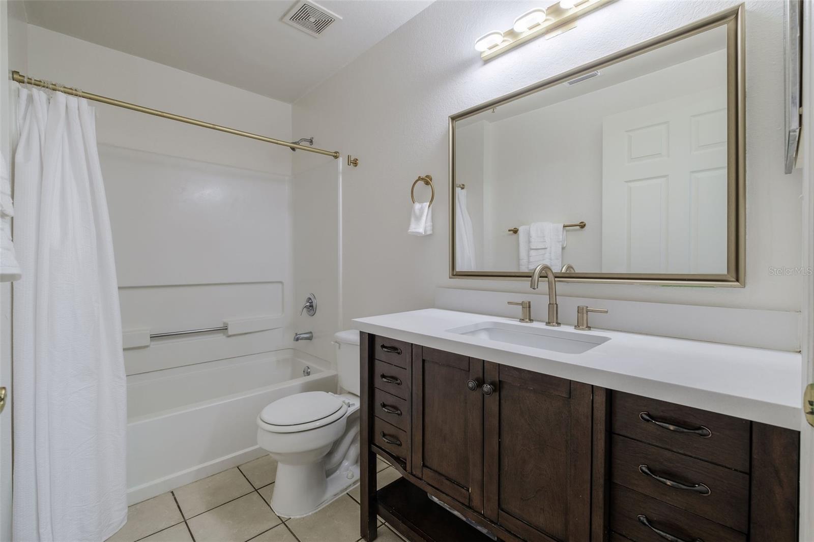 HUNTERS POINTE AT HUNTERS RESERVE A CONDO - Residential
